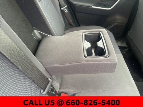 Used 2022 Toyota RAV4 LE image 7