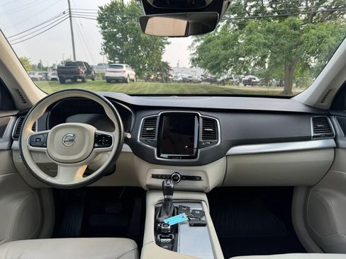 Used 2017 Volvo XC90 T6 Momentum w/ Vision Package AWD/4WD image 15