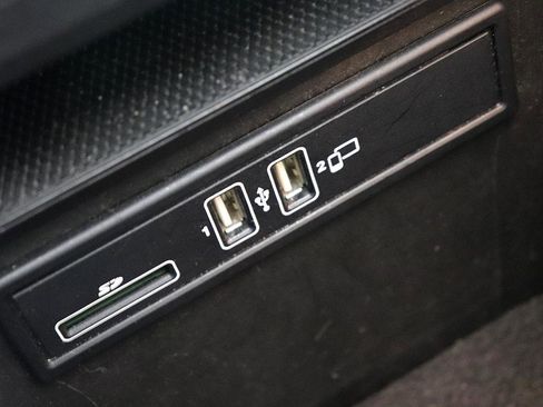 Used 2019 Mercedes-Benz GLC 300 image 30