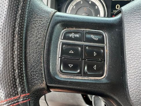 Used 2018 RAM 1500 Classic SLT image 31