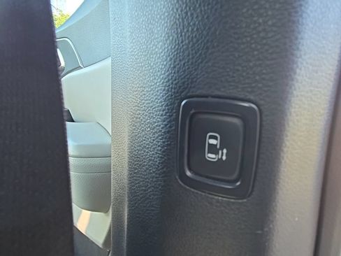 Certified 2023 Kia Carnival LX FWD image 34