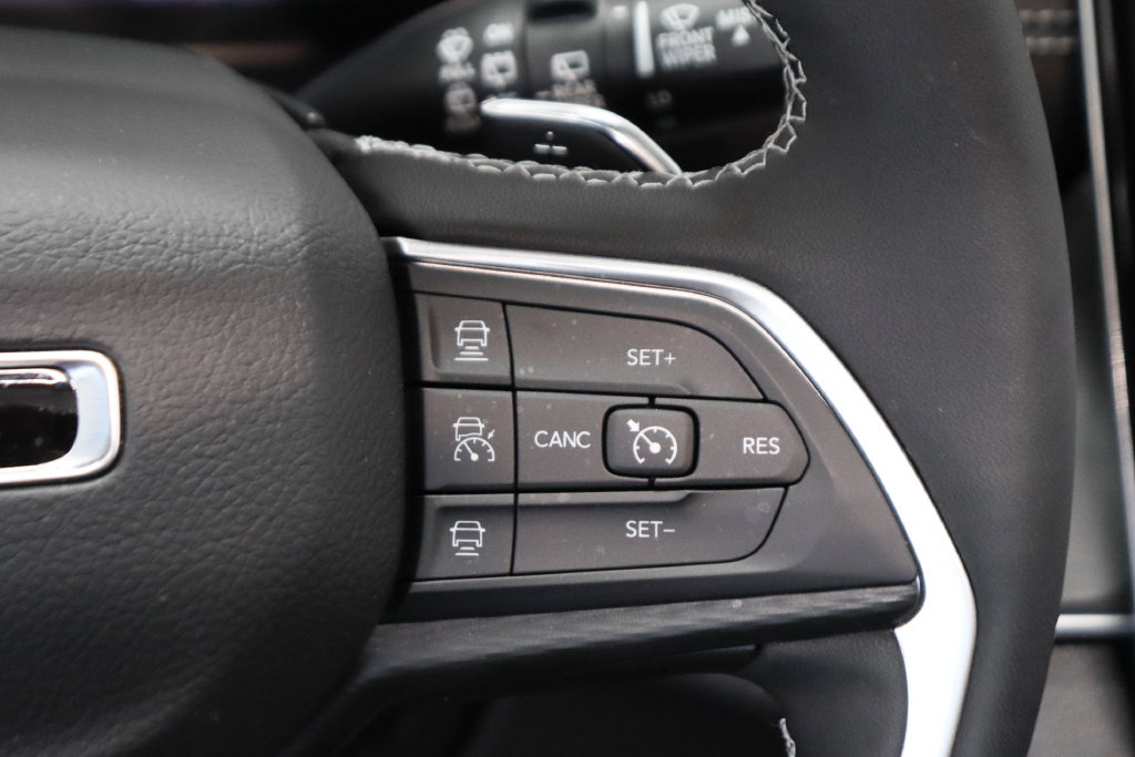 Used 2025 Jeep Grand Cherokee L Laredo w/ Luxury Tech Group I RWD image 25
