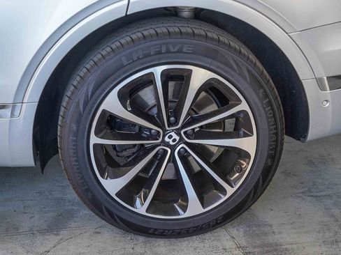 Used 2019 Bentley Bentayga AWD/4WD image 11