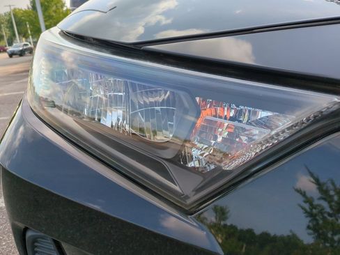 Used 2019 Toyota RAV4 LE w/ All Weather Liner Package AWD/4WD image 10