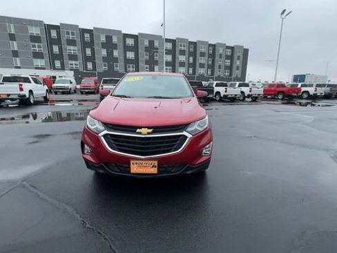 Used 2018 Chevrolet Equinox LT image 3