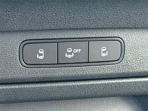 New 2025 Volkswagen ID. Buzz Pro S image 21