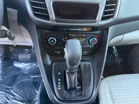 Used 2019 Ford Transit Connect XLT w/ Driver-Assist Package FWD image 17