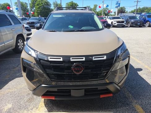 Used 2025 Nissan Rogue SV w/ Rock Creek Premium Package AWD/4WD image 3