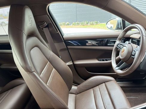 Used 2023 Porsche Panamera image 16