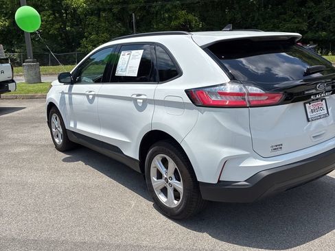 Used 2024 Ford Edge SE AWD/4WD image 2