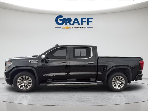 Used 2023 GMC Sierra 1500 Denali w/ Technology Package AWD/4WD image 3