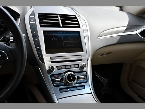 Used 2017 Lincoln MKZ Select FWD image 18