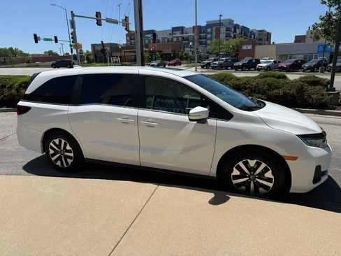 Used 2026 Honda Odyssey EX-L image 4