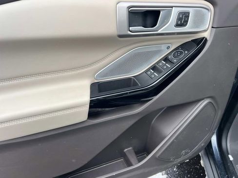 Certified 2024 Ford Explorer Platinum w/ Technology Package image 19