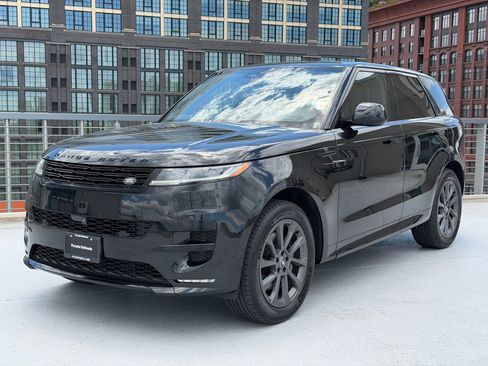 Used 2024 Land Rover Range Rover Sport Dynamic SE AWD/4WD image 1