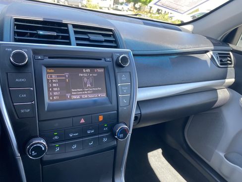 Used 2015 Toyota Camry SE FWD image 13
