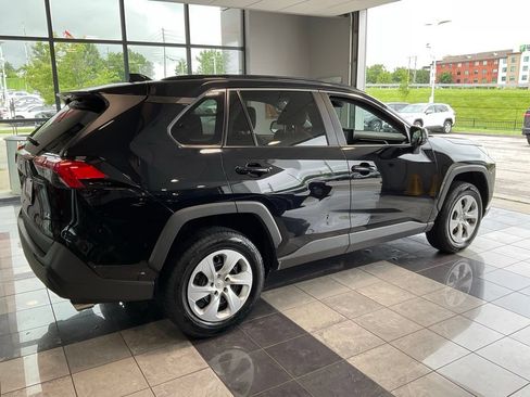 Used 2020 Toyota RAV4 LE FWD image 6