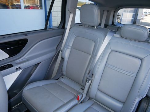 Used 2021 Lincoln Aviator Reserve w/ Equipment Group 202A image 12