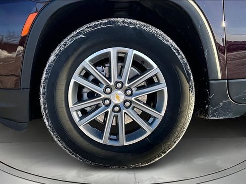 Used 2023 Chevrolet Traverse LT image 35