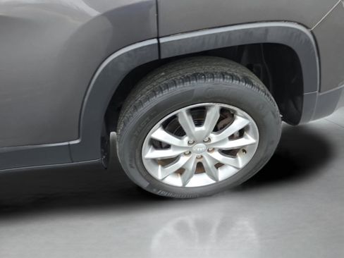 Used 2018 Jeep Cherokee Limited image 16