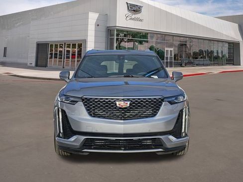 New 2025 Cadillac XT6 Luxury image 2
