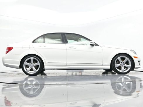 Used 2014 Mercedes-Benz C 250 Luxury image 44