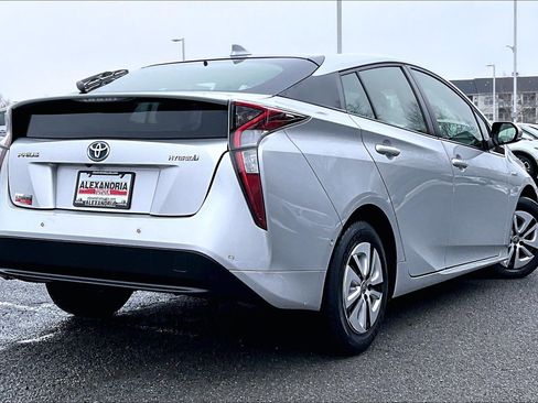 Used 2017 Toyota Prius Two w/ Prius Two Safety Plus Package image 12