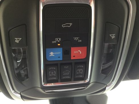 New 2026 Jeep Grand Cherokee Limited AWD/4WD image 17