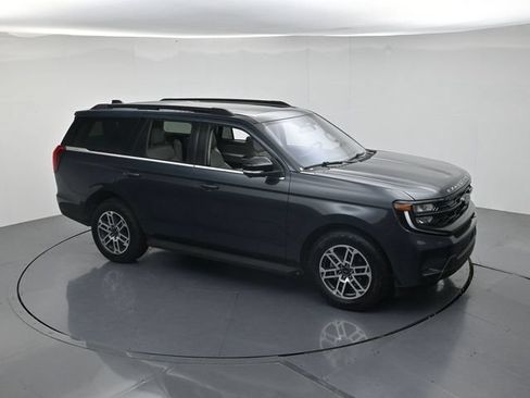Certified 2025 Ford Expedition Active AWD/4WD image 45