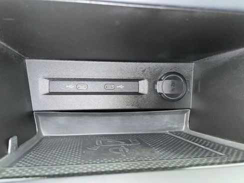 Used 2022 Volkswagen Taos SE image 25