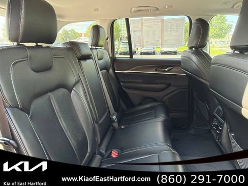 Used 2023 Jeep Grand Cherokee Limited AWD/4WD image 13