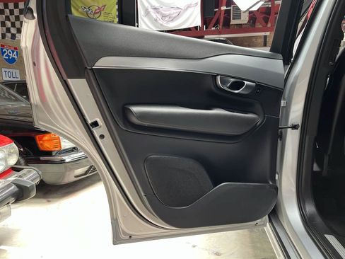 Used 2018 Volvo XC90 T6 Momentum AWD/4WD image 28