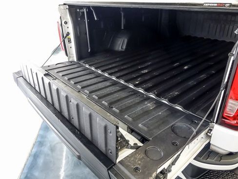 Certified 2019 GMC Sierra 1500 Denali w/ Driver Alert Package II image 31