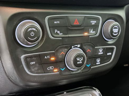 Used 2021 Jeep Compass Limited w/ Sun and Sound Group AWD/4WD image 18
