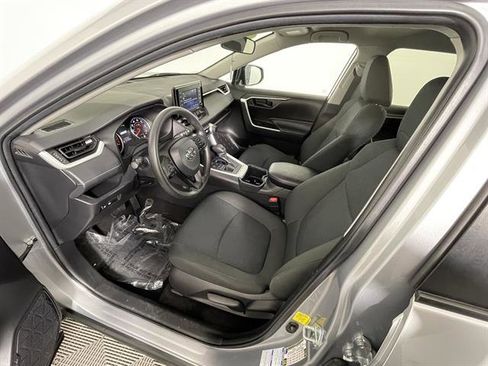 Certified 2022 Toyota RAV4 LE image 9