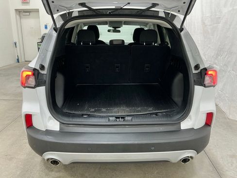 Used 2021 Ford Escape SE image 22