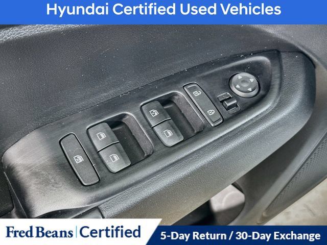 Used 2023 Hyundai Venue Limited FWD image 22