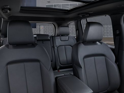 New 2025 Jeep Grand Cherokee Limited w/ Luxury Tech Group II AWD/4WD image 27