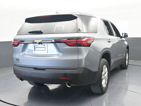 Used 2023 Chevrolet Traverse LS FWD image 5