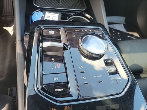 Used 2024 BMW 530i image 31