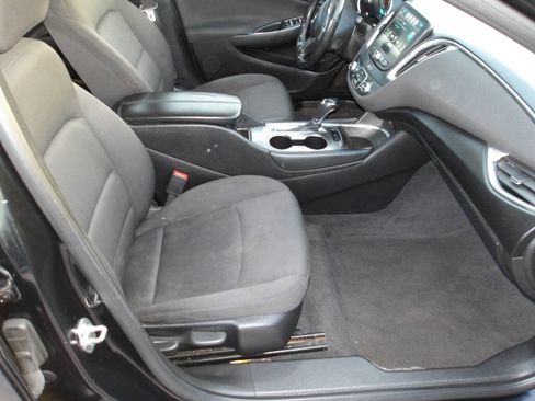 Used 2018 Chevrolet Malibu LT image 7