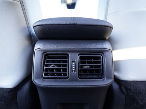 Used 2022 Toyota RAV4 XLE Premium image 13