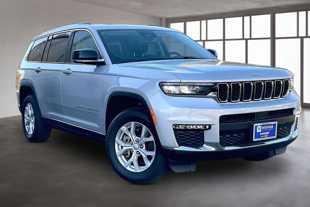 Used 2023 Jeep Grand Cherokee L Limited w/ Rear Seat Video Group I AWD/4WD image 3