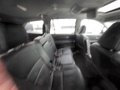 Used 2018 Honda Pilot Touring image 9