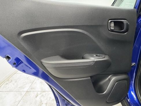 Used 2022 Hyundai Venue Limited w/ Cargo Package image 33