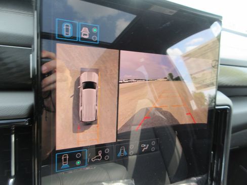 New 2026 GMC Yukon XL AT4 AWD/4WD image 18