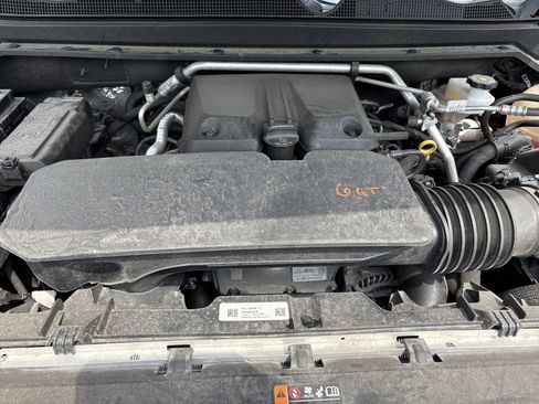 Used 2025 Chevrolet Colorado Trail Boss AWD/4WD image 32