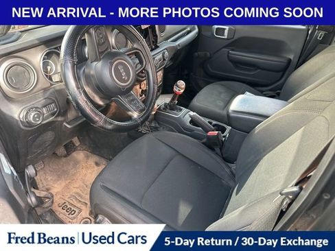 Used 2021 Jeep Gladiator Sport image 14