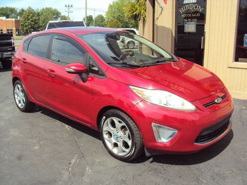 Used 2011 Ford Fiesta SES FWD image 2