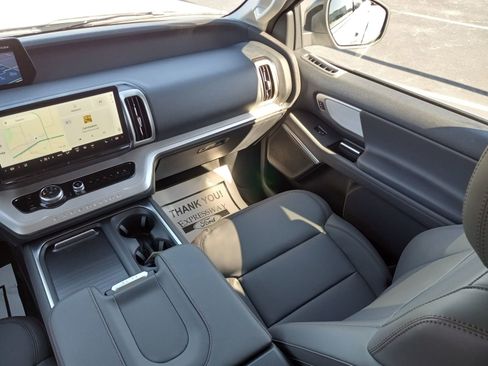 New 2025 Ford Expedition Active AWD/4WD image 19